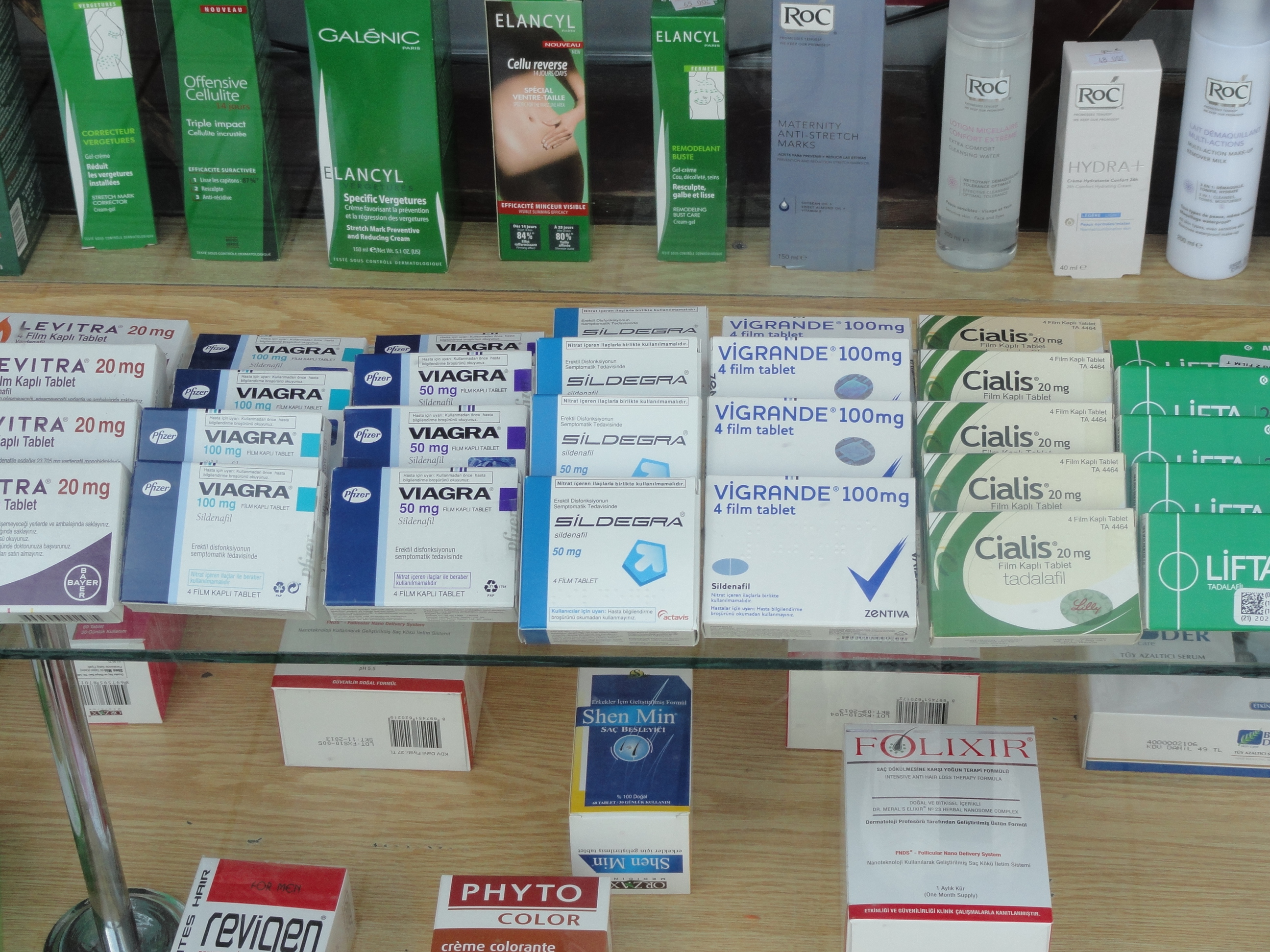 Лекарства в аптеках симферополя. Виагра в аптеке. Виагра витрина. Аптека Турция интернет магазин. БАДЫ В аптеках Турции.